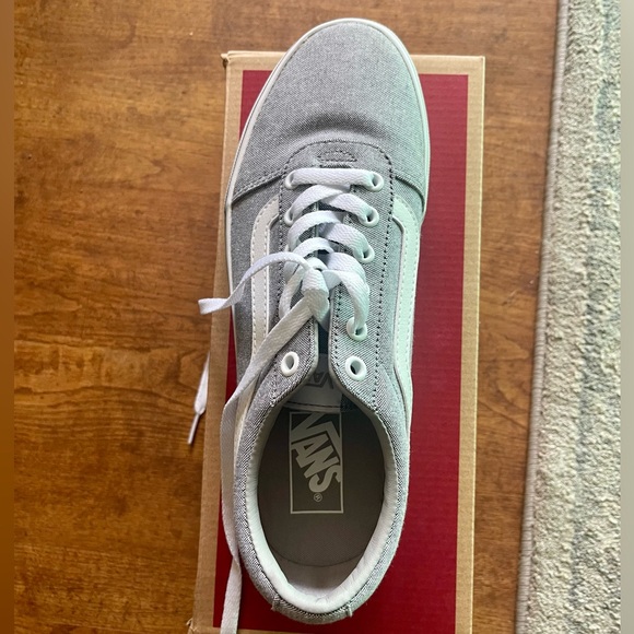 Brand new women’s Vans - Picture 2 of 5